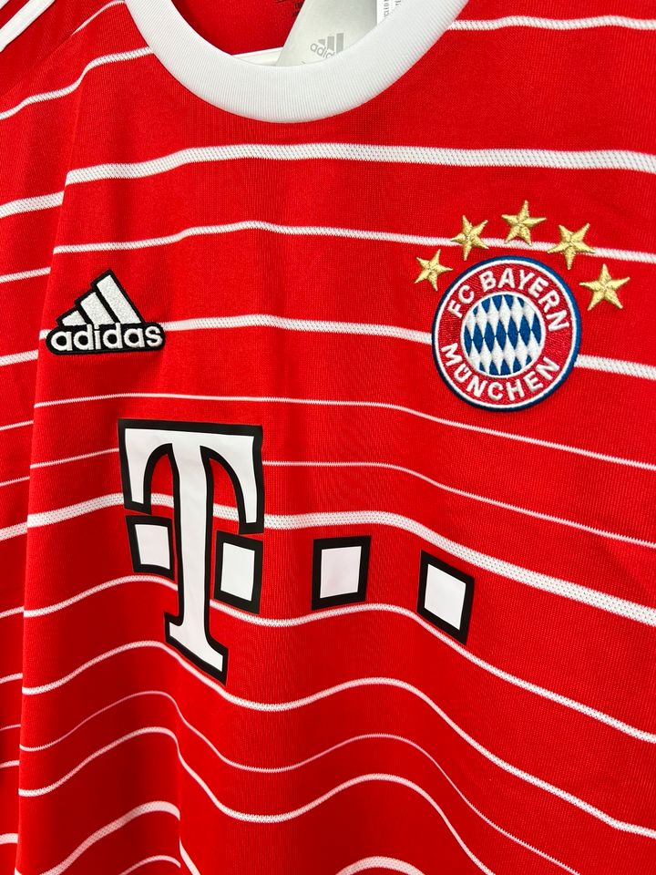 NEU!!! FC Bayern München Heimtrikot 22/23 in Straubing