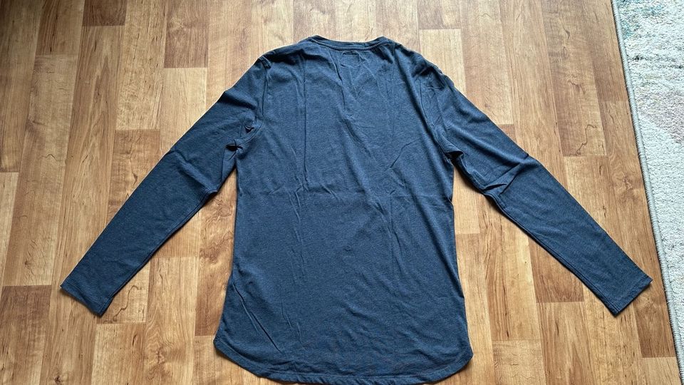 Guess, Longshirt, Gr.L, neu in Erfurt