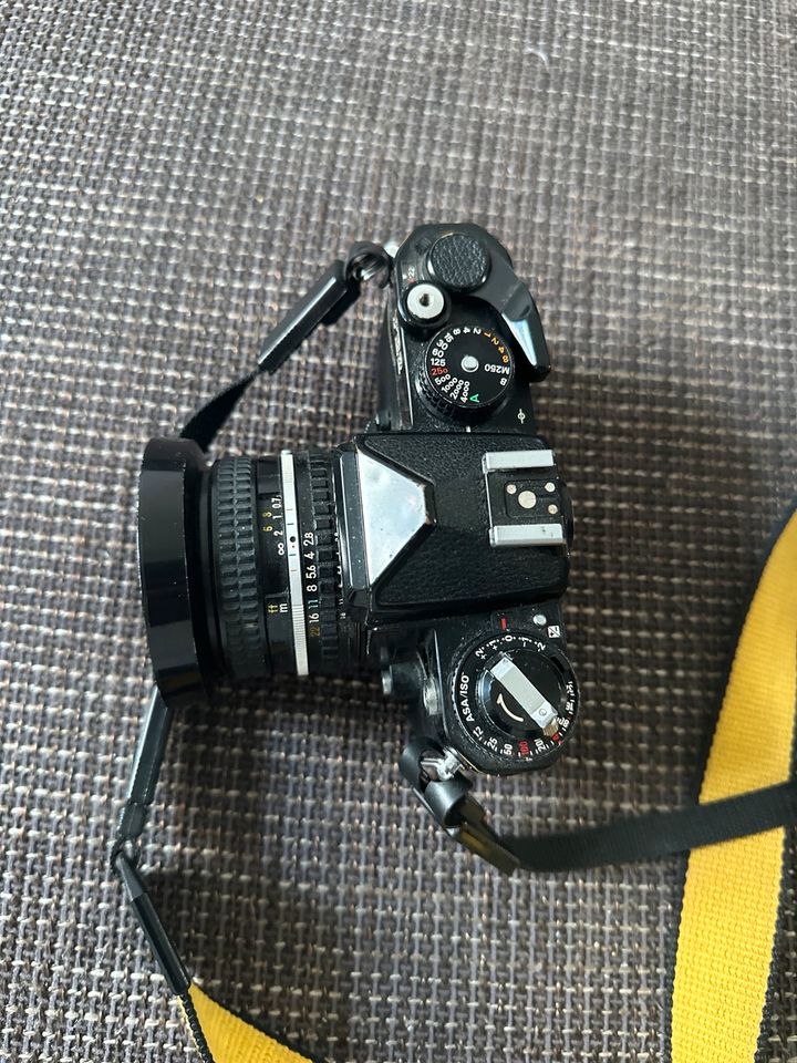 Nikon FE2 inkl. Objektiv in Braunschweig