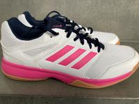 Adidas Sportschuhe / Hallenschuhe, Größe 38 2/3, Neu Bayern - Donauwörth Vorschau
