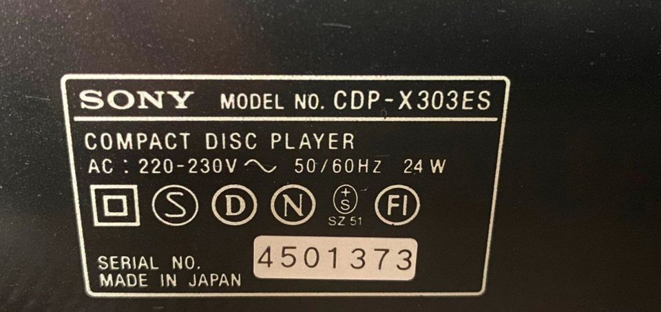 SONY CD Player CDP-X 303 ES mit FB, wie NEU –HighEnd Sammlerstück in Rastatt