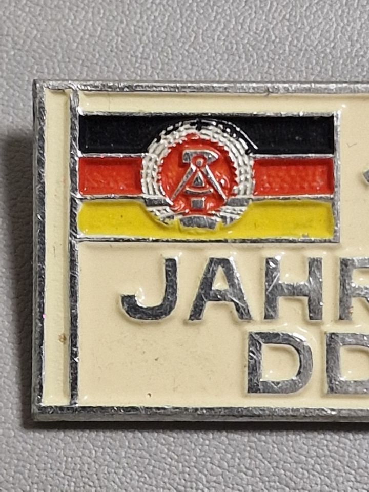 DDR Abzeichen/Orden Anstecker 19 Jahre DDR in Recklinghausen