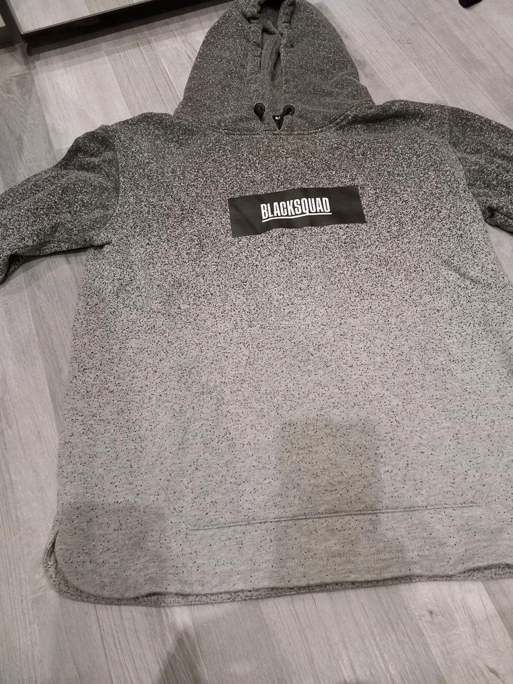 Hoodie Black Squad Gr. M in Sachsen - Oberlungwitz | eBay Kleinanzeigen ist  jetzt Kleinanzeigen