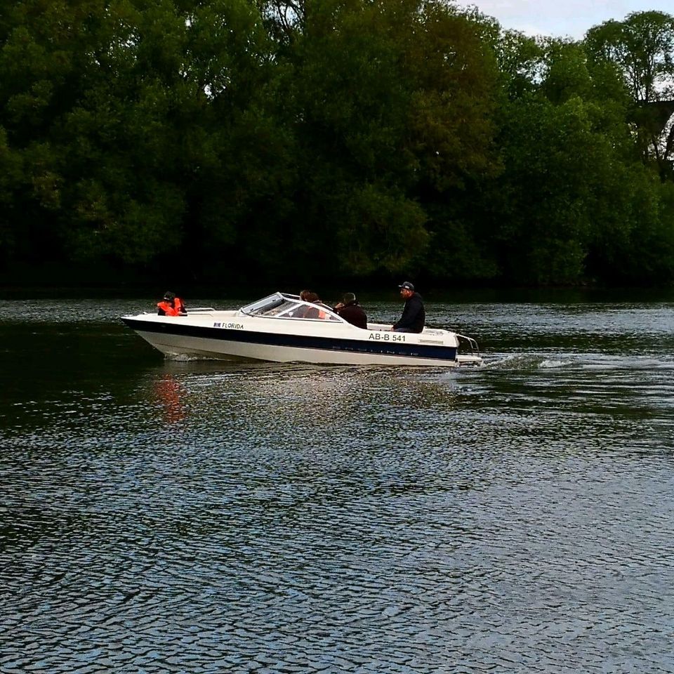 Bayliner 195 Bowrider Motorboot mit Trailer Brenderup Sundeck in Goldbach