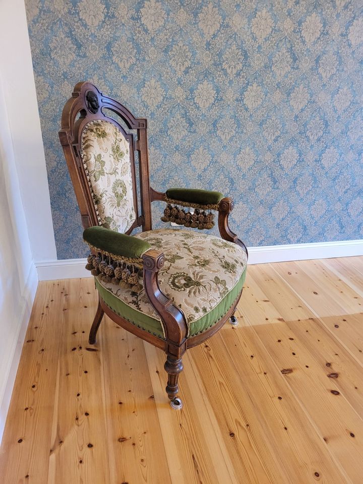 schöner alter Sessel/Stuhl in Selmsdorf
