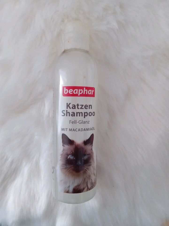 AUFLÖSUNG Katzen-Shampoo, Katzen Zubehör, in Hürth