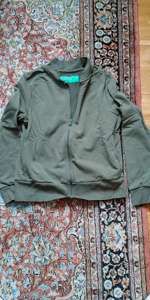 BENETTON Sweatjacke, 100 % Baumwolle, neuwertig in München