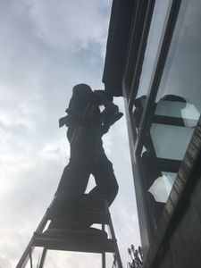 Fensterreinigung Düsseldorf  Fensterputzer mit 100% Ergebnis