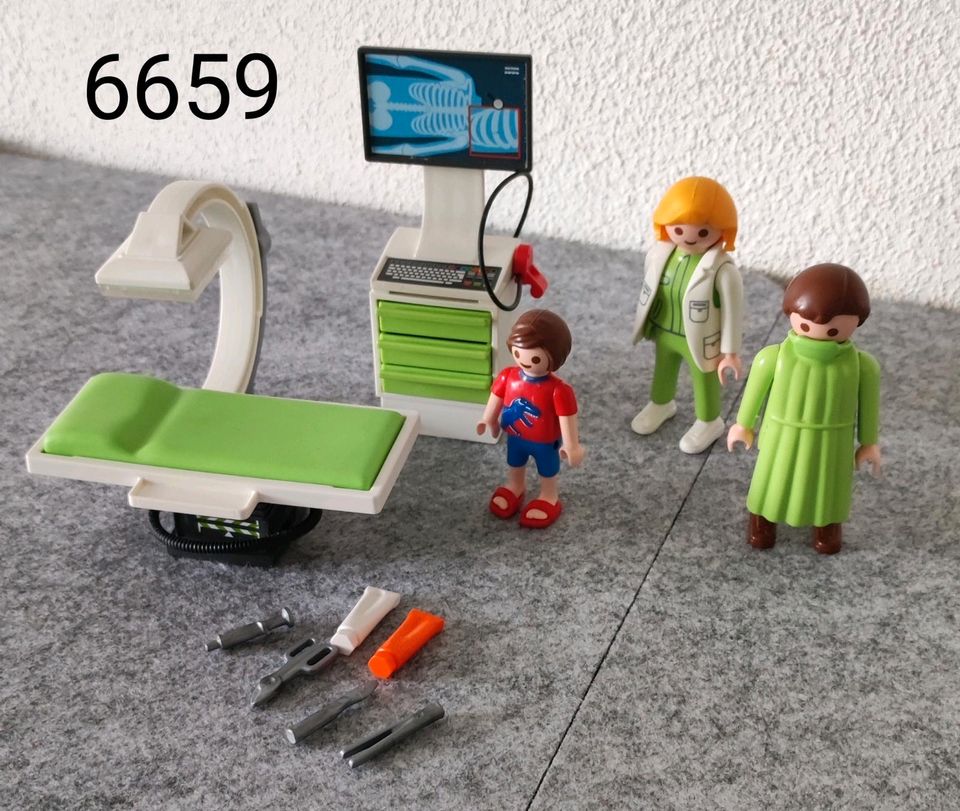Playmobil Krankenhaus 6657, Zimmer 6660,6659, Helikopter 6686 in Bad Neustadt a.d. Saale