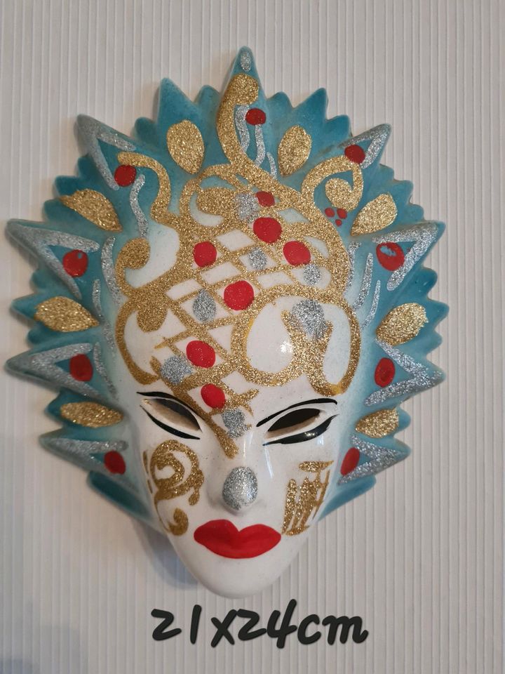 9 Venezianische Masken in Berlin