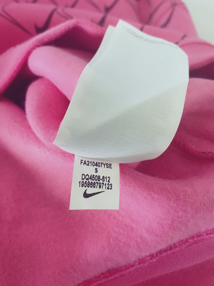 Nike Pullover, Größe S/M, neu in Vilshofen an der Donau