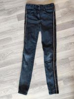 Gr. 146 S. Oliver Skinny Suri Slim Jeans grau-schwarz Glitzer Niedersachsen - Peine Vorschau