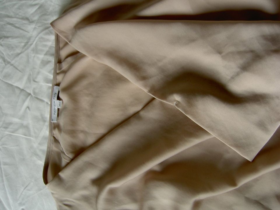 Blusen-Shirt beige Patrizia Pepe, Gr. 34, auffallend, 1x getragen in Tittling