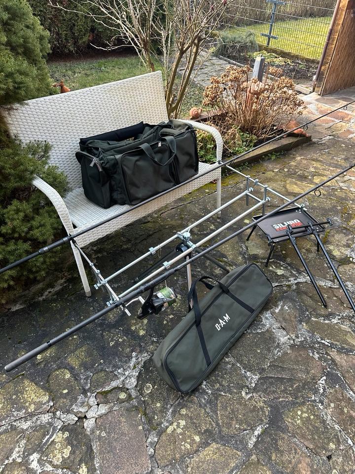 Karpfen Komplettset Ruten Angel Rolle Rod Pod Tasche Fox Greys in Bad Ems