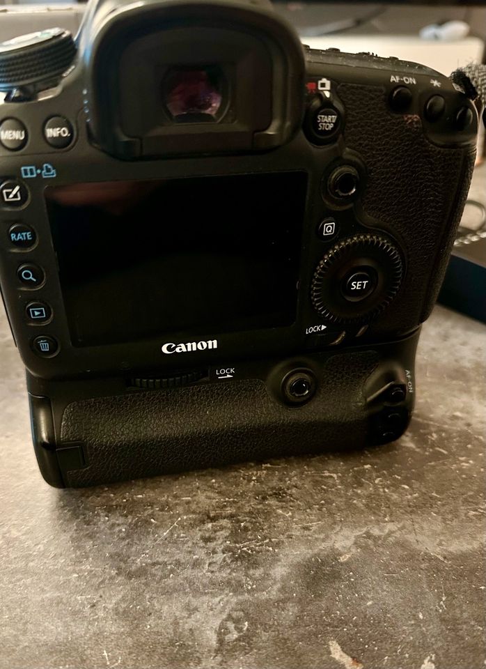 Canon EOS 5D Mark III, unter 80k Auslösungen!,OVP,Batteriegriff in Leipzig