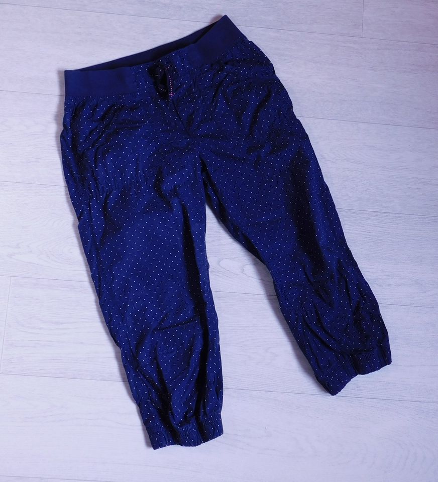 Hose Capri H&M Gr 158 dunkelblau blau Tupfen Punkte weiss in Trendelburg