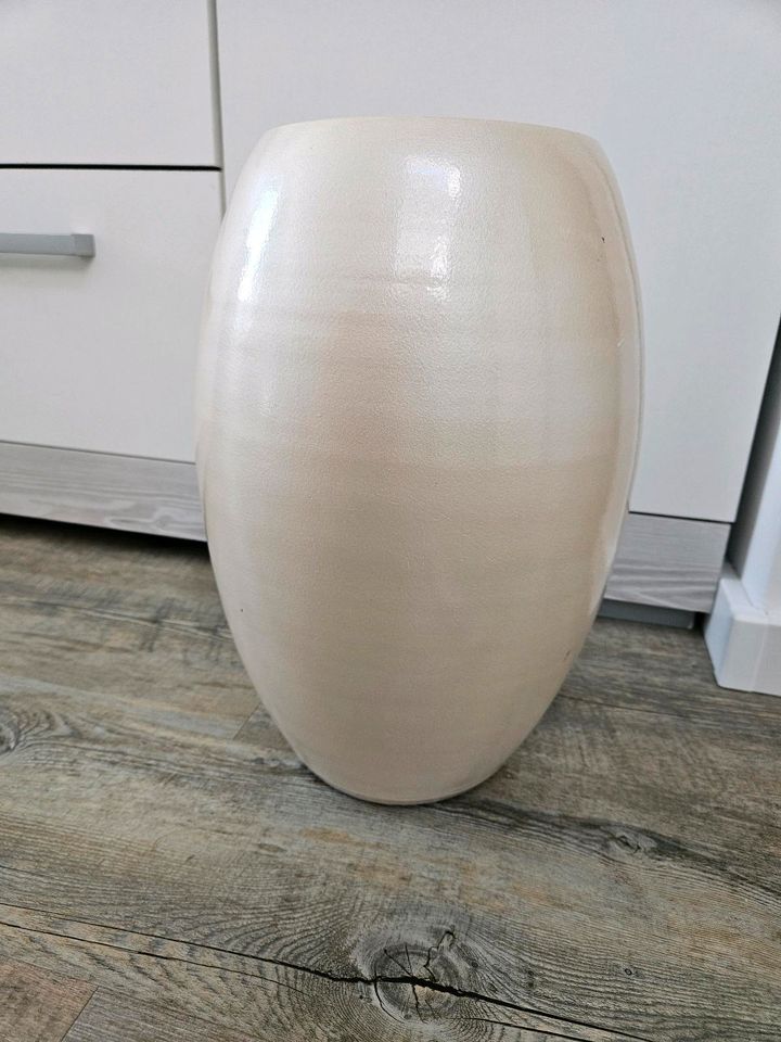 Große Vase - Topf in Westoverledingen