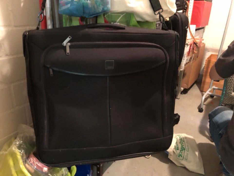 Große Business Reisetasche geeignet für Anzüge in Hamburg