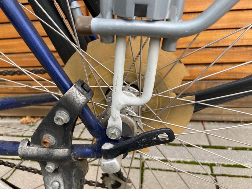 Herrenfahrrad Bulls Fahrrad platter Reifen in Freising