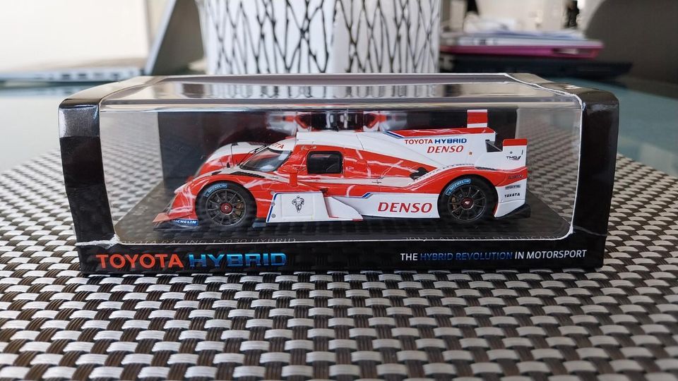 Toyota Racing TS030 Hybrid Launch Version 2012 LMP1 1:43 Spark in Walluf