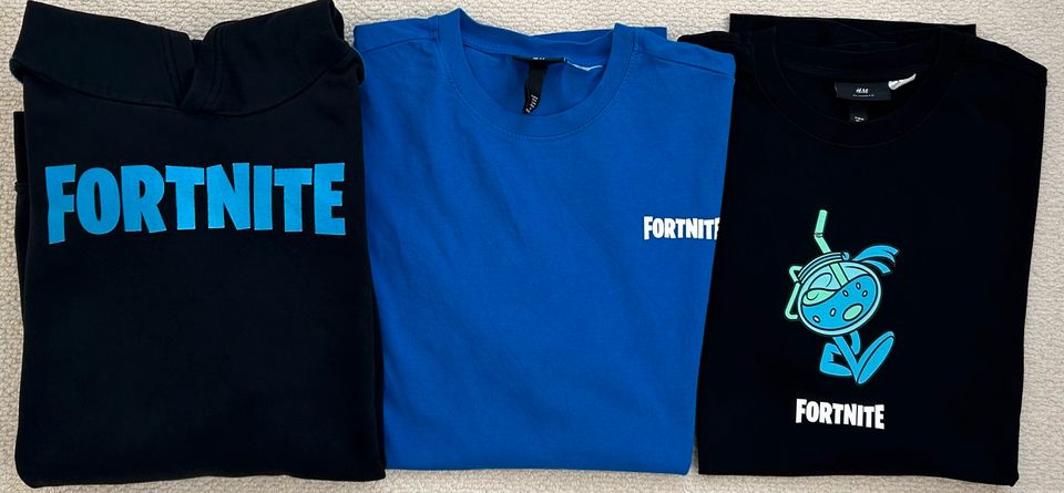 Fortnite T-Shirts, Hoodie, Größe M/L in Idstein