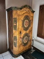 Toller antiker Schrank Kleiderschrank 180x104 / handbemalt Hessen - Reinheim Vorschau