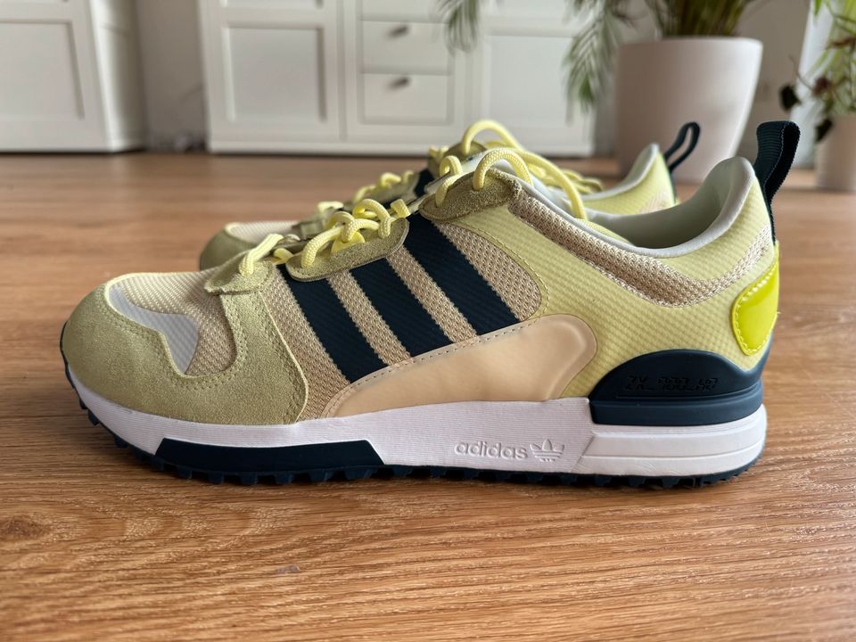 Adidas ZX 700 HD in Größe 10 in Oldenburg