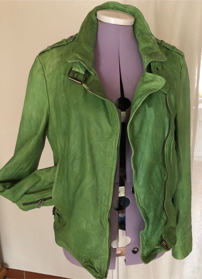 Grüne Lederjacke Bikerstil, GrS in Berchtesgaden