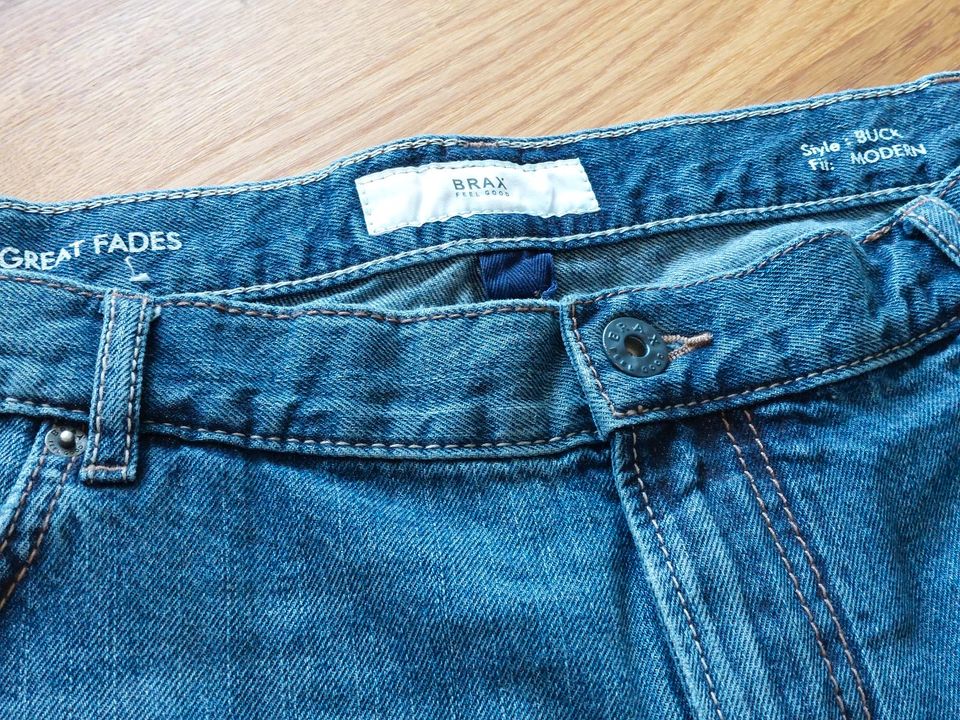 Brax Jeans  Bermuda,  Größe 28 , neuwertig in Dortmund