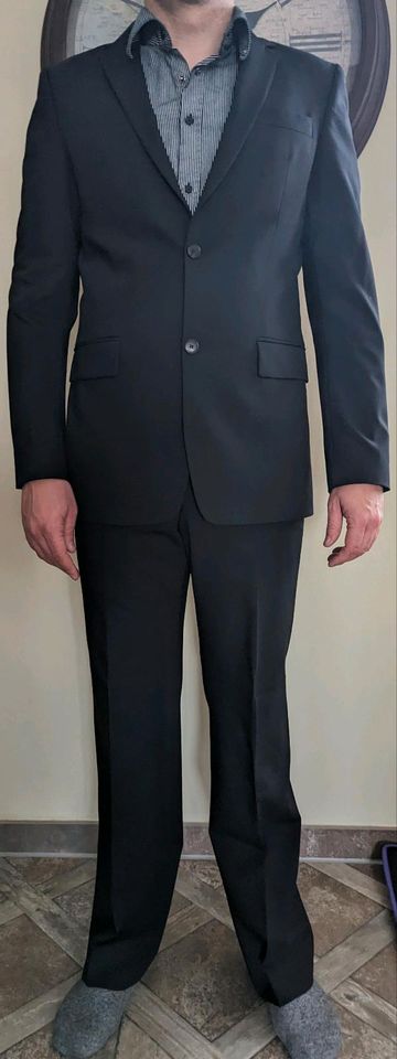 Anzug aus Jacket und Hose, schwarz, Gr. M in Oschatz