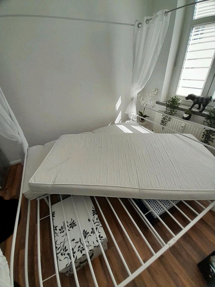 Himmelbett mit Matratzen(Metall 180x200cm) in Limbach-Oberfrohna