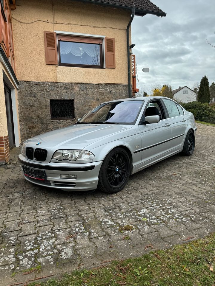 BMW e46 330i in Wald Oberpf.