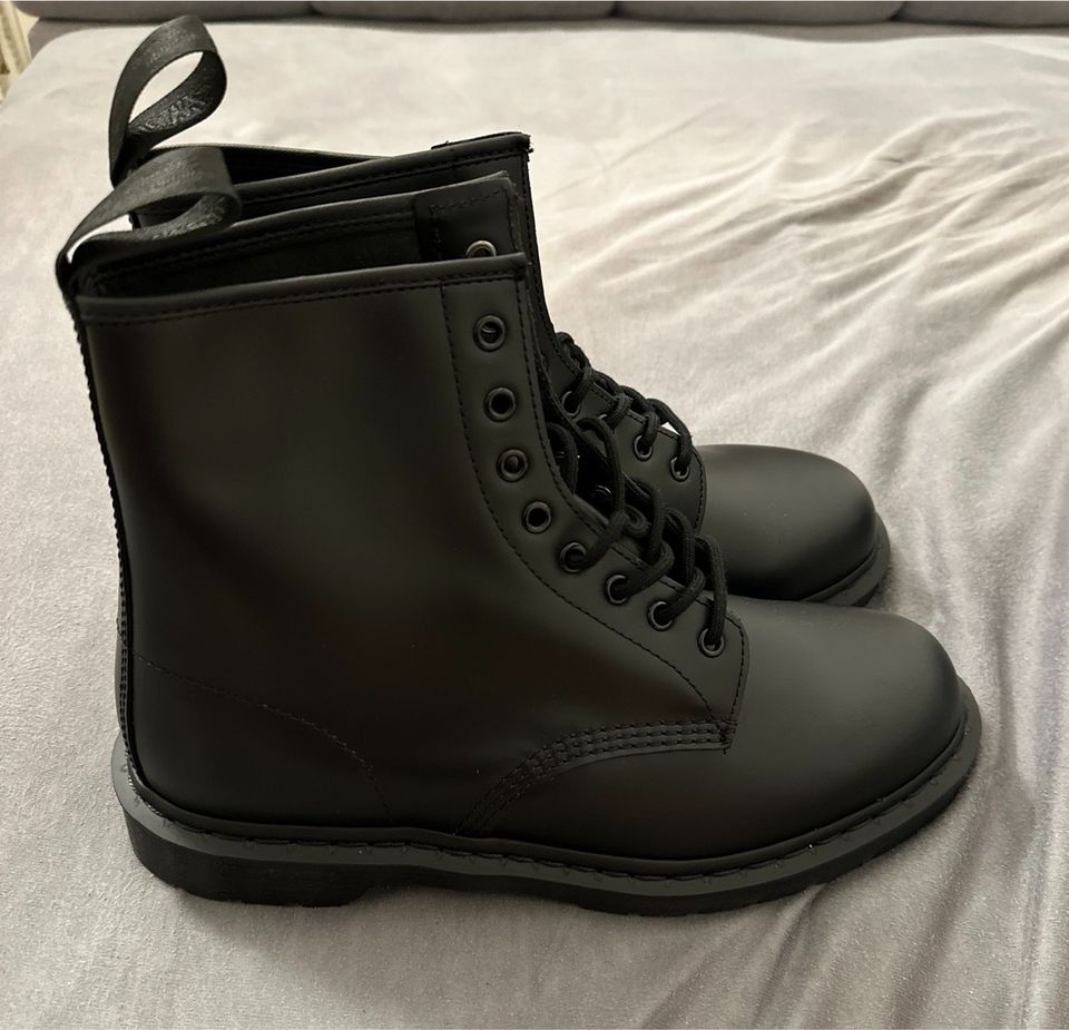 Original Dr. Martens Boots schwarz Gr. 46 in Hannover