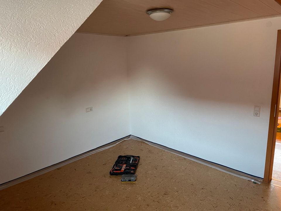 Sonnige 3 Zimmer-Dachgeschosswohnung und EBK in Niederstotzingen in Niederstotzingen