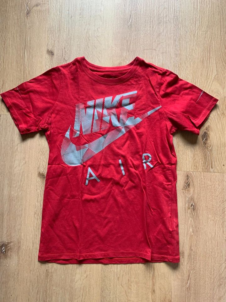 Nike Air T-Shirt Gr. 146-158 in Ruhpolding