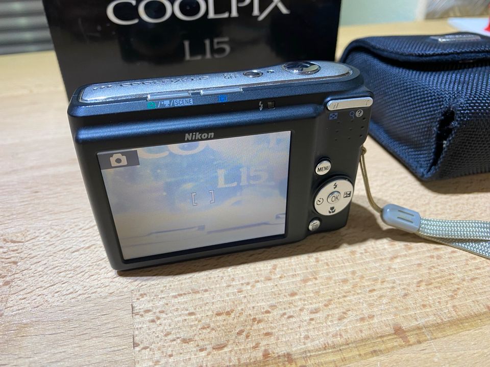 NIKON Coolpix L 15 Digital Kamera Fotoapparat Full Set 1. Hand in Lehre