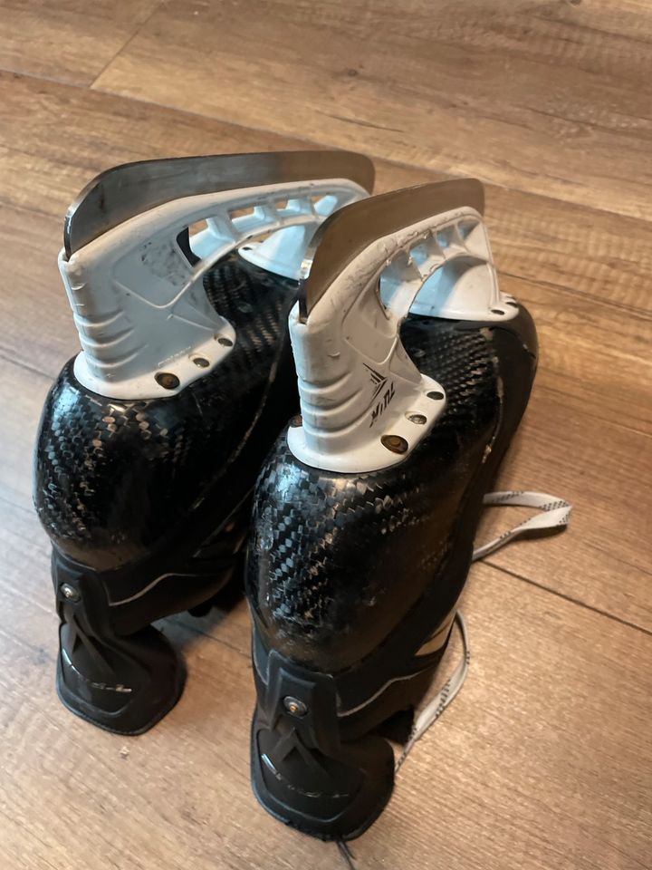 True VH Custom Eishockey Schlittschuhe 41 D in Lampertheim