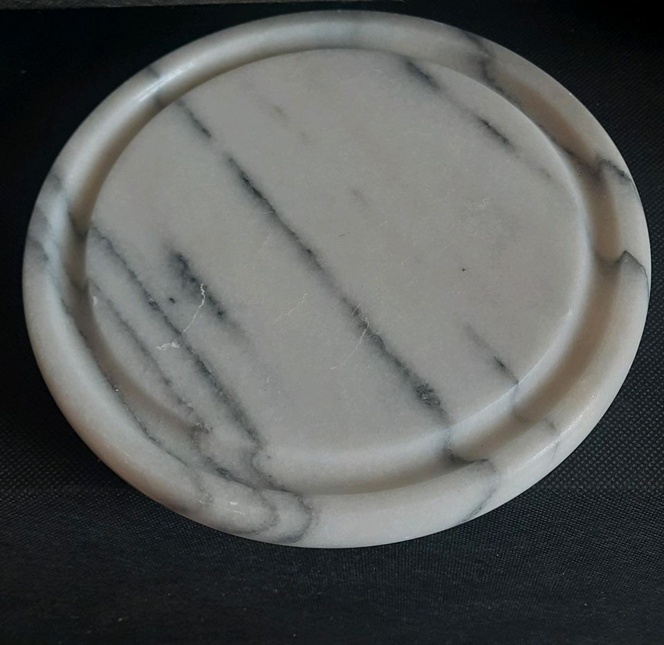 Servierplatte / Tablet / Schneidbretter aus Marmor (weiß/grau) in Titisee-Neustadt