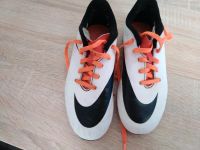 Nike Fußballschuhe Größe 33 gebraucht, guter Zustand Sachsen-Anhalt - Mücheln (Geiseltal) Vorschau