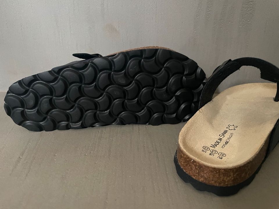 Línea Zehentrenner 32 blaues Leder wie Birkenstock *NEU* in Braunschweig