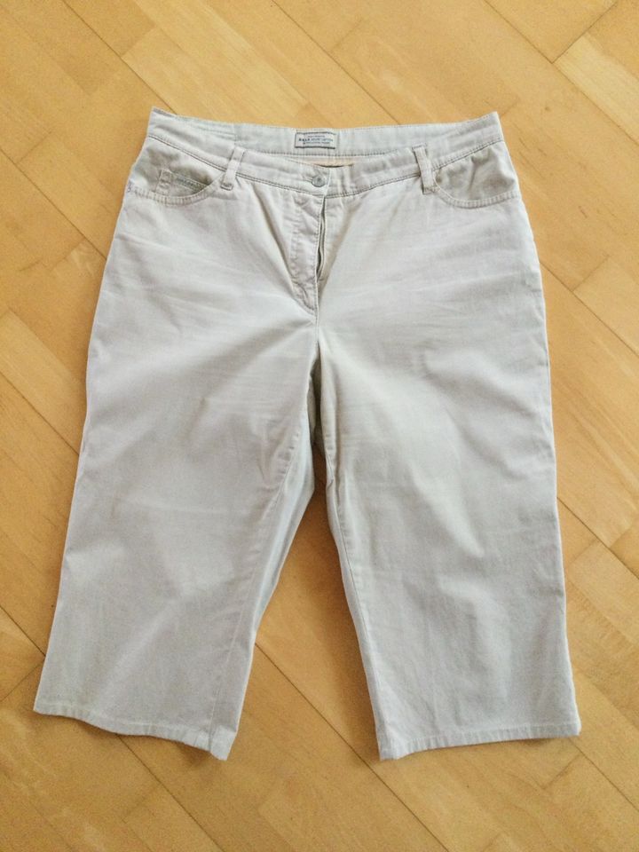 Brax Sport Capri Bermuda Gr. 42 Mod. Carola Beige Baumwolle in Duderstadt