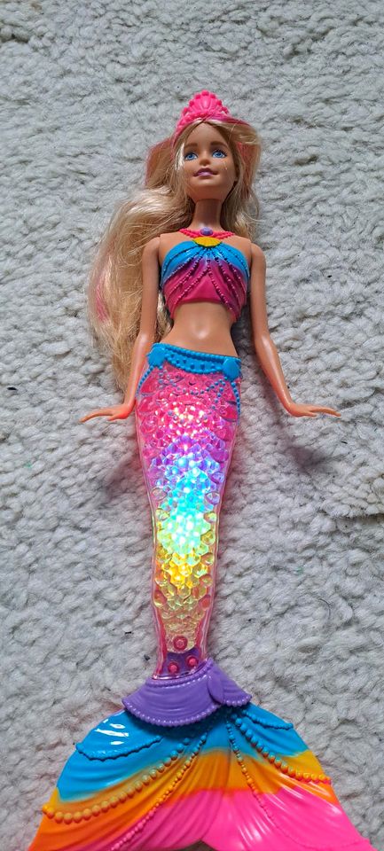 Barbie Puppe dreamtopia Regenbogen Meerjungfrau LED  kann blinken in Trittau
