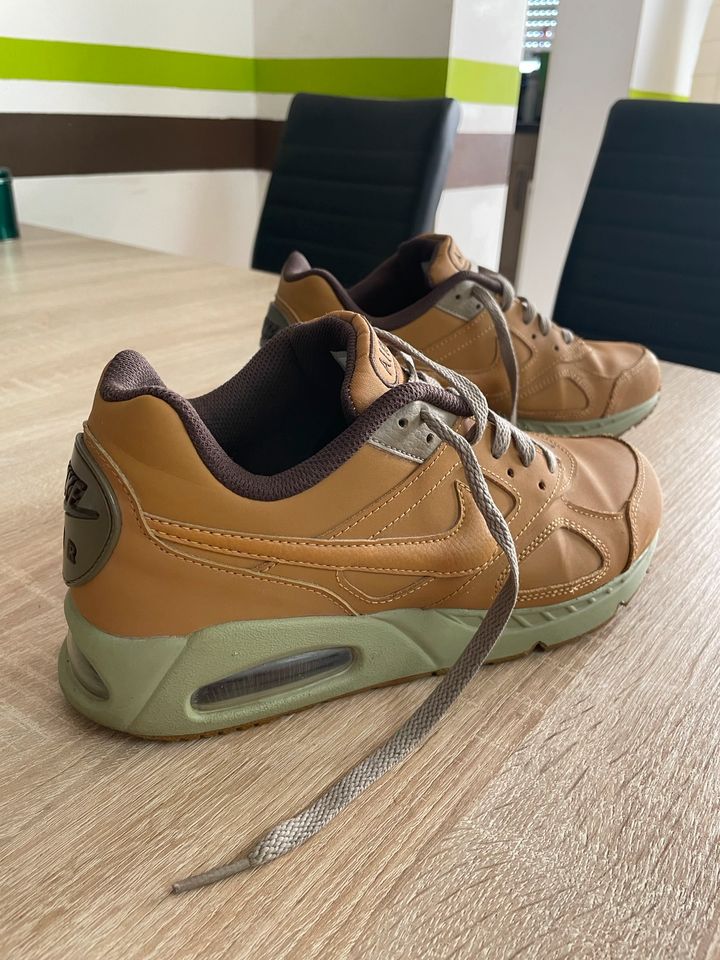 Nike Air Max Ivo braun Gr e 41 in Baden W rttemberg Bad