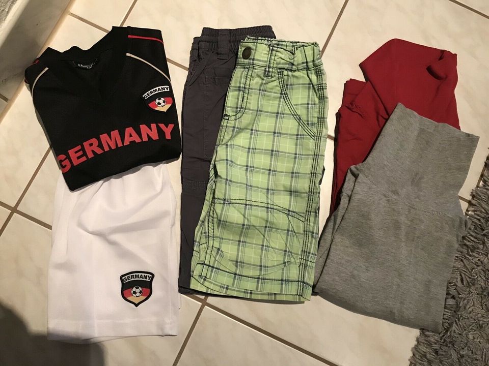 Kleiderpaket Jungen Gr. 98 in Weidhausen
