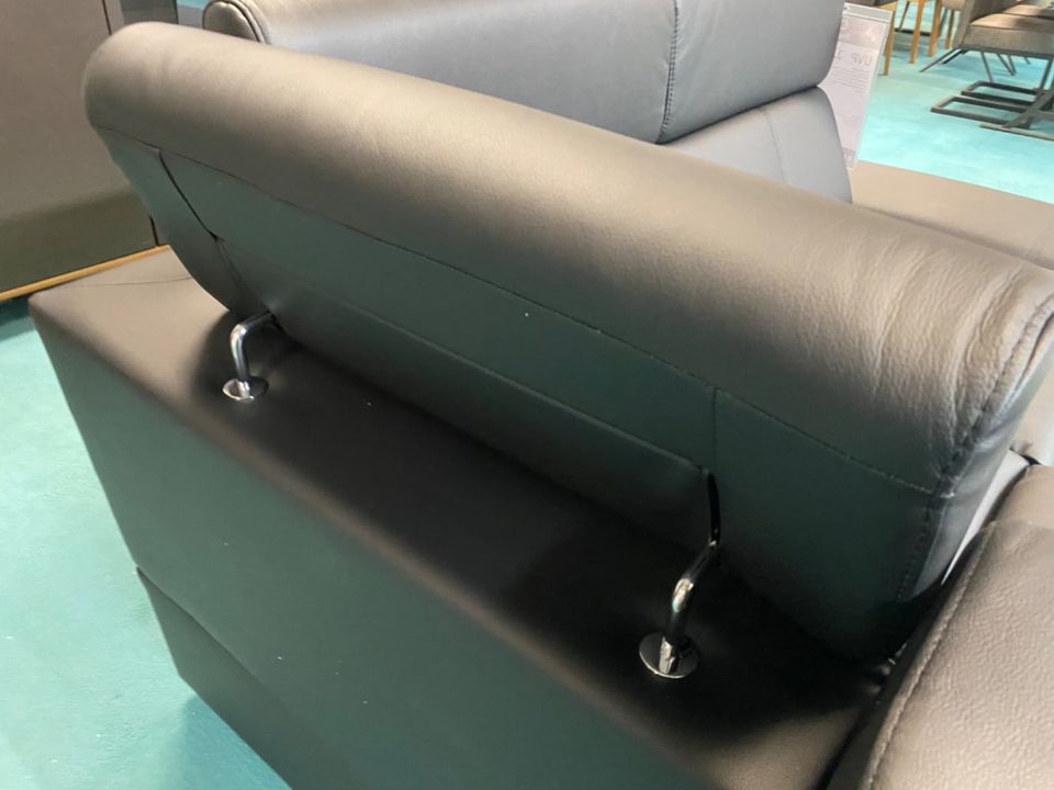 Ecksofa / Sofa / Polstergarnitur / Couch Leder statt 3749€ in Zeitz