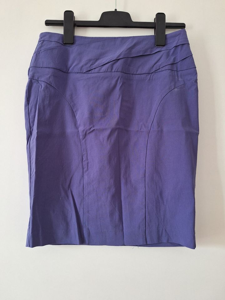 lilafarbener Bürorock / pencil skirt Gr. 38 in Berlin