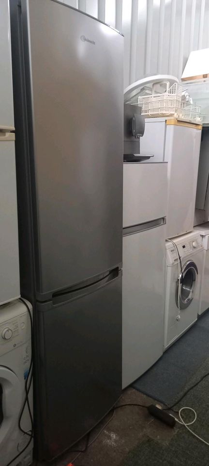 Kühlschrank Bauknekht defekt in Berlin