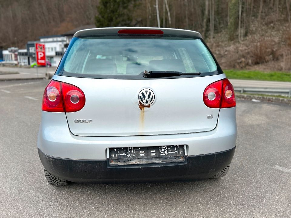 VW Golf 5 1.6 i in Sulz