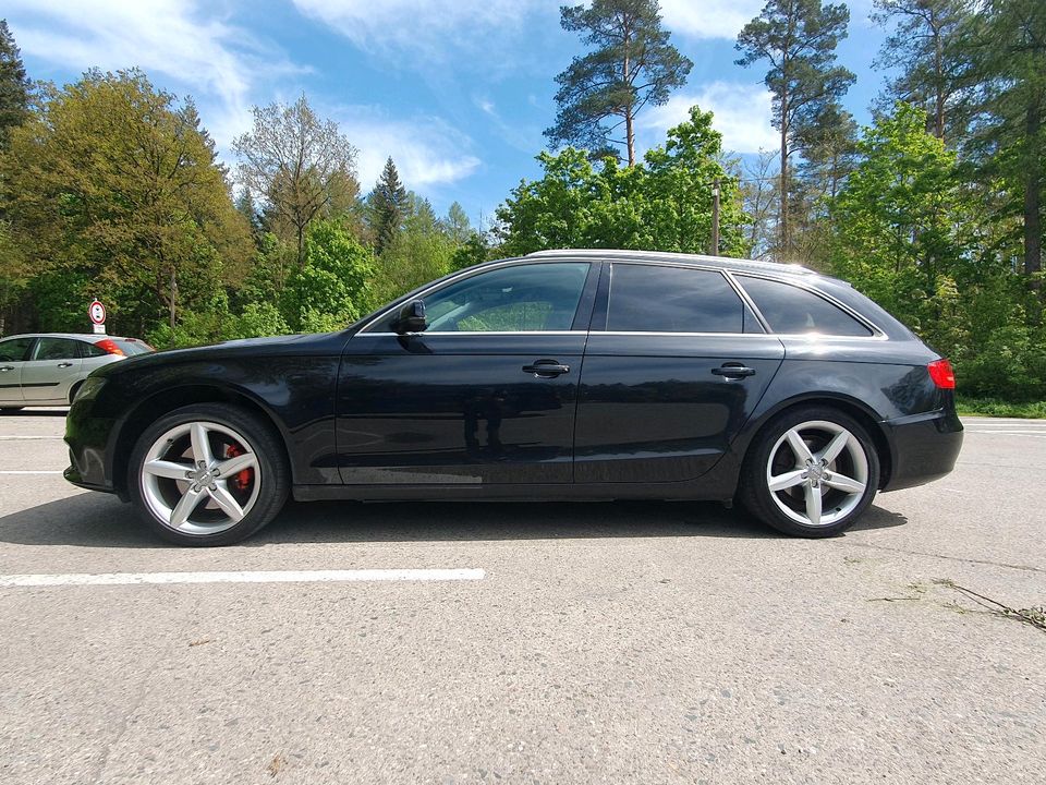 Auto Audi A4 in Erlangen