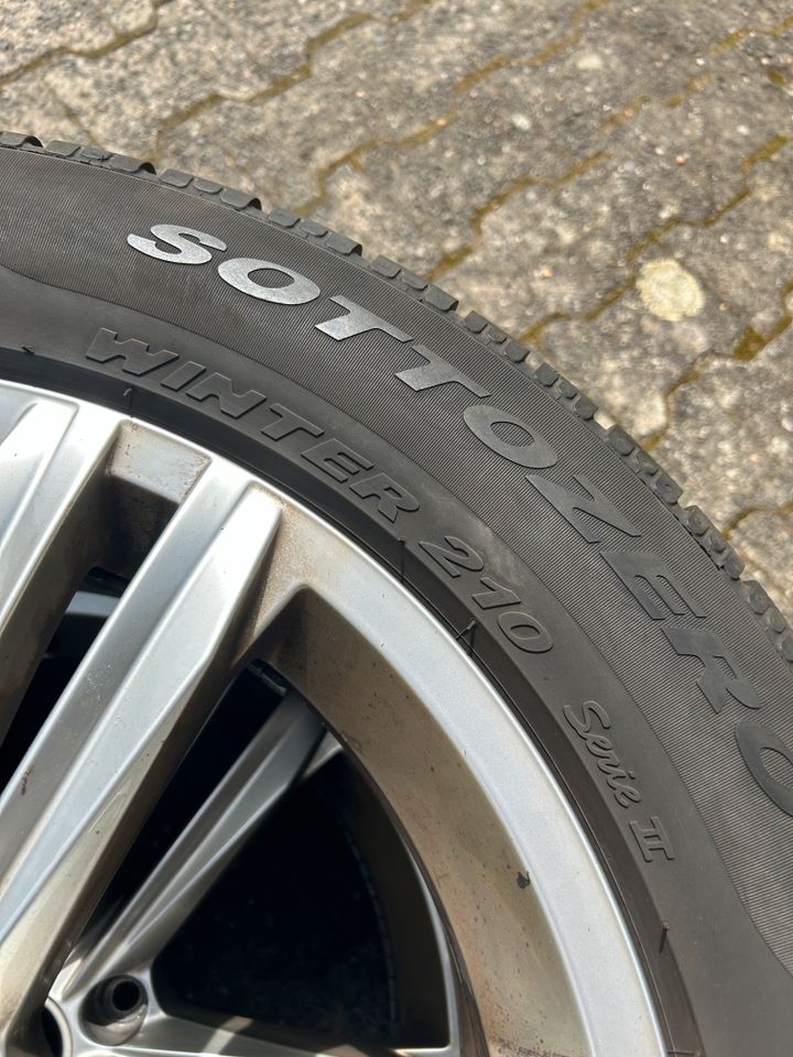 VW Tiguan Alufelge Sebring 18 Zoll 235 55 18 Winterreifen Pirelli in Wiesbaden